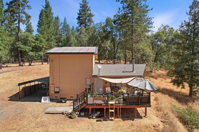 402 Rabbits Foot Rd, West Point, CA 95255