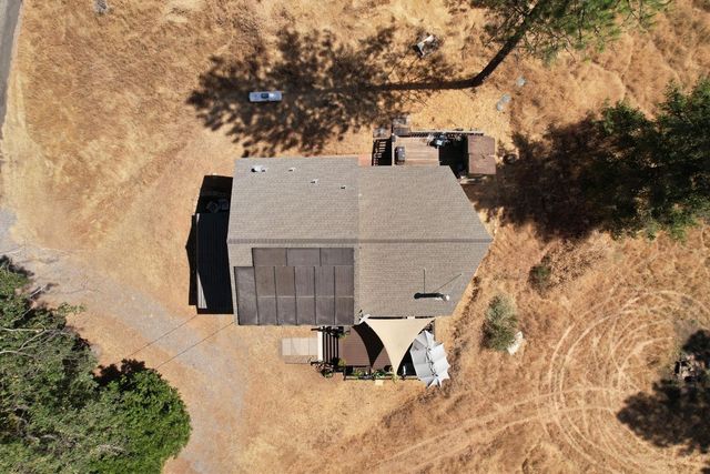 402 Rabbits Foot Rd, West Point, CA 95255