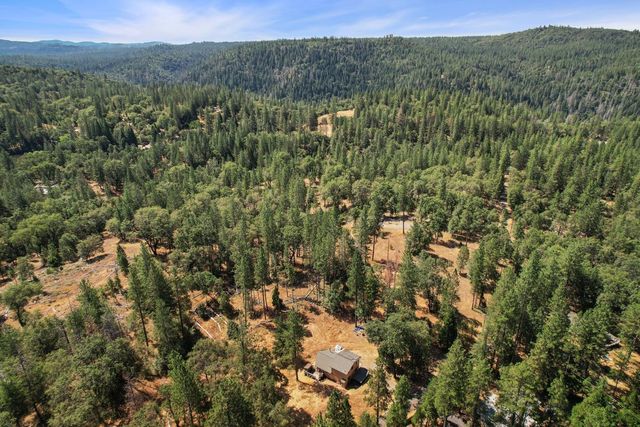 402 Rabbits Foot Rd, West Point, CA 95255