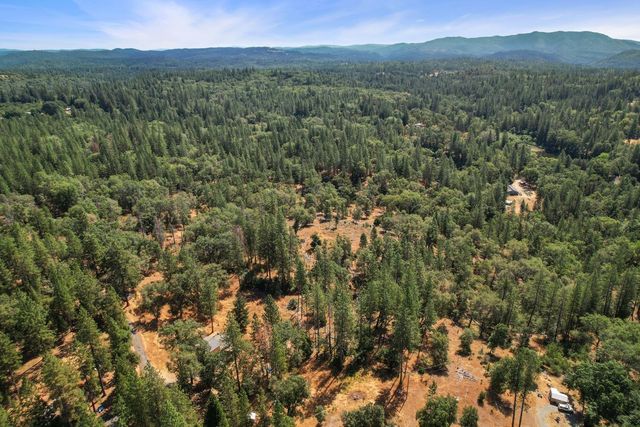 402 Rabbits Foot Rd, West Point, CA 95255