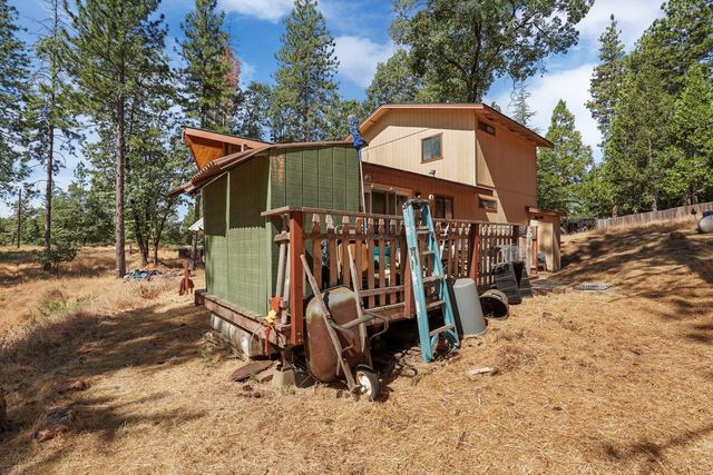 402 Rabbits Foot Rd, West Point, CA 95255