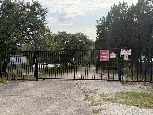 1476 Canyon Ridge DR, Canyon Lake, TX 78133