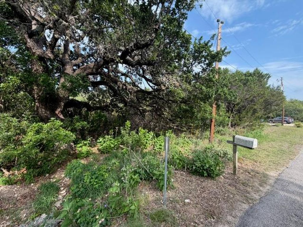 1476 Canyon Ridge DR, Canyon Lake, TX 78133