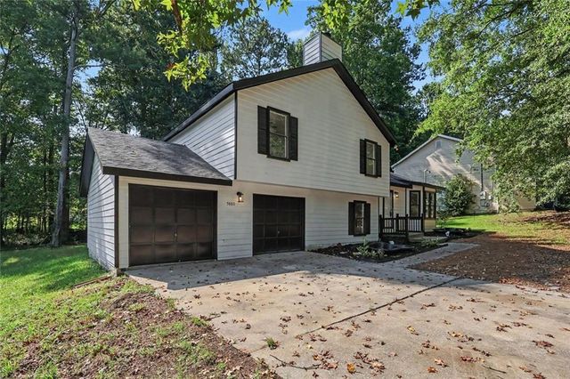 5880 Bluebonnet Circle, College Park, GA 30349