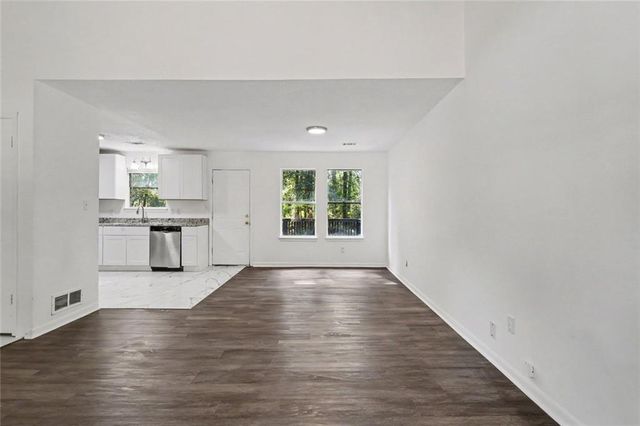 5880 Bluebonnet Circle, College Park, GA 30349