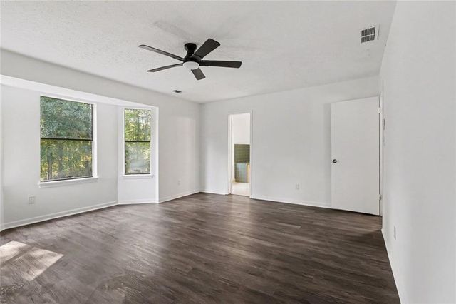 5880 Bluebonnet Circle, College Park, GA 30349