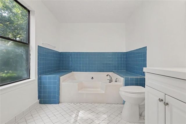 5880 Bluebonnet Circle, College Park, GA 30349