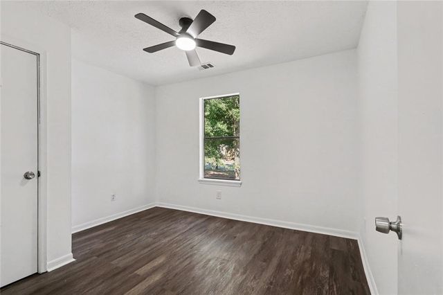5880 Bluebonnet Circle, College Park, GA 30349