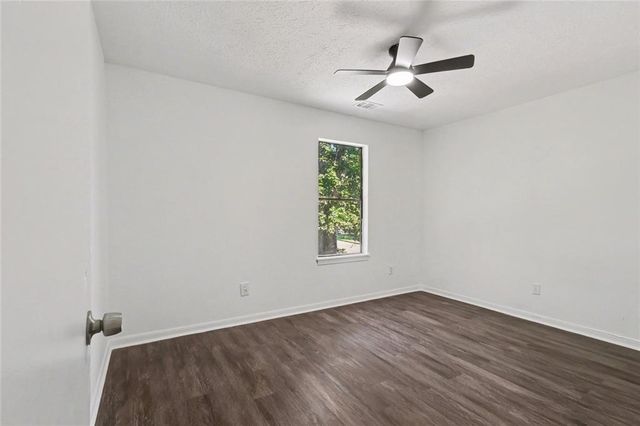 5880 Bluebonnet Circle, College Park, GA 30349