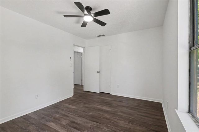 5880 Bluebonnet Circle, College Park, GA 30349