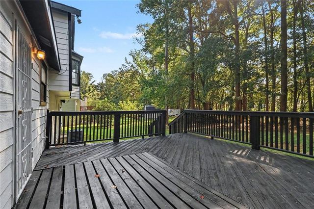 5880 Bluebonnet Circle, College Park, GA 30349