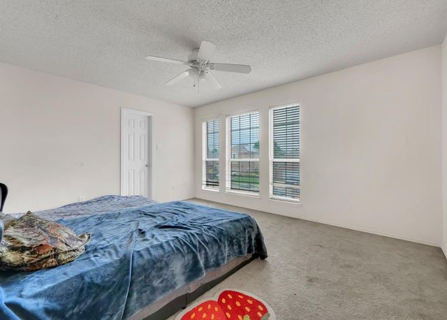 617 Crystal Brook Drive, Saginaw, TX 76179