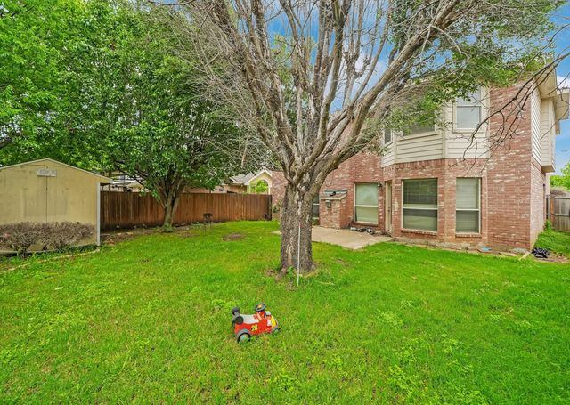 617 Crystal Brook Drive, Saginaw, TX 76179