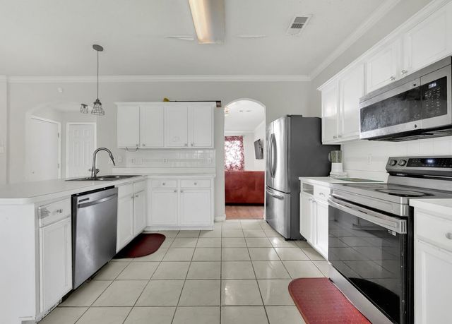 617 Crystal Brook Drive, Saginaw, TX 76179