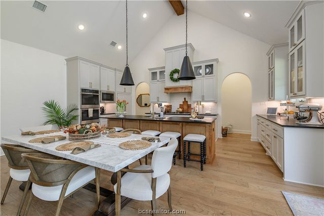 2038 Pebble Bend Drive, College Station, TX 77845