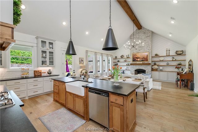 2038 Pebble Bend Drive, College Station, TX 77845