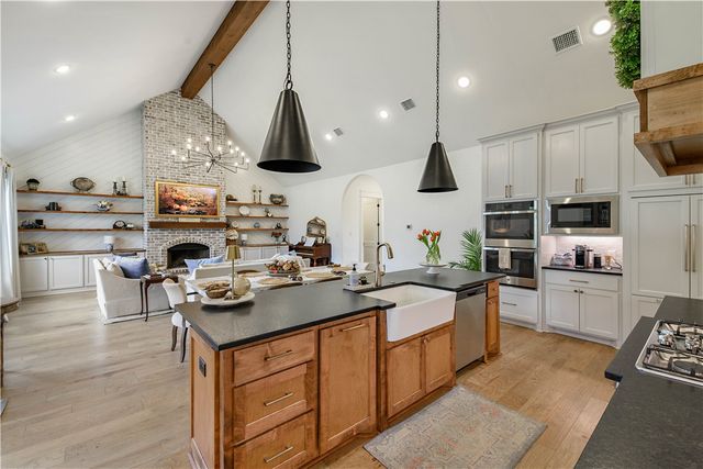 2038 Pebble Bend Drive, College Station, TX 77845