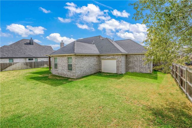 2038 Pebble Bend Drive, College Station, TX 77845