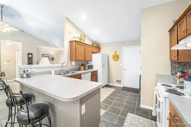 9086 Spring Brook Circle, Davison, MI 48423