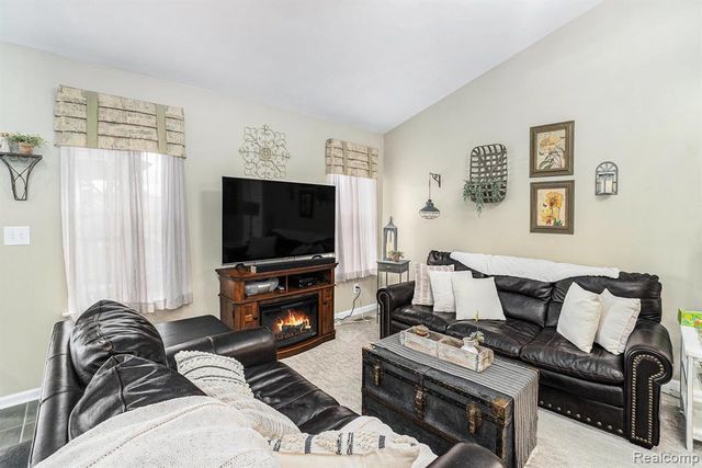 9086 Spring Brook Circle, Davison, MI 48423