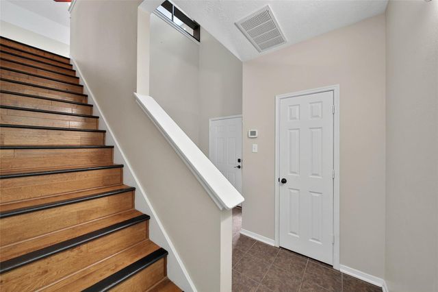 3323 Masters Point Drive, Houston, TX 77091