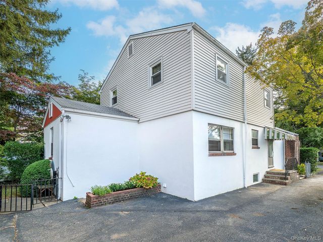 8 Cambridge, Glen Cove, NY 11542