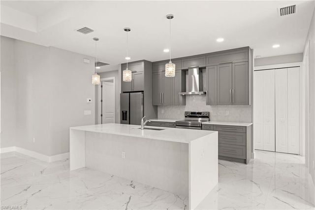 2829 SW 25th PL, Cape Coral, FL 33914