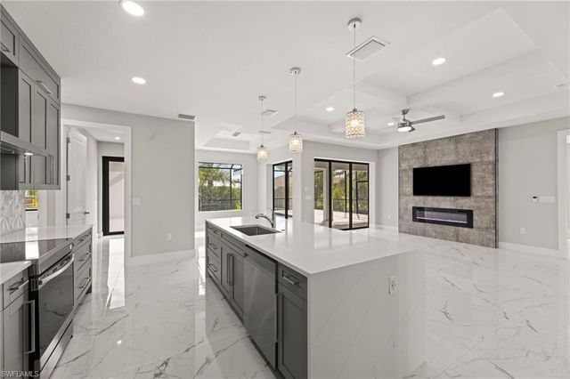 2829 SW 25th PL, Cape Coral, FL 33914