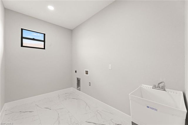 2829 SW 25th PL, Cape Coral, FL 33914