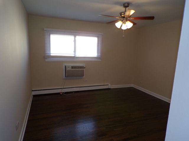 8860 N Western Avenue 2F, Des Plaines, IL 60016