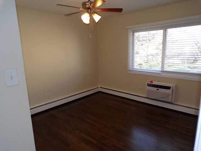 8860 N Western Avenue 2F, Des Plaines, IL 60016