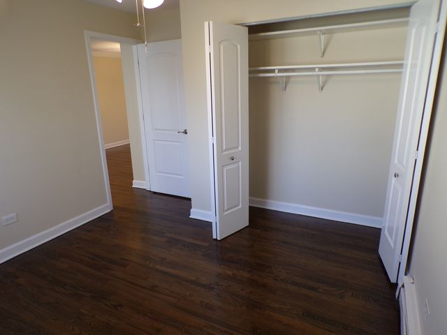 8860 N Western Avenue 2F, Des Plaines, IL 60016