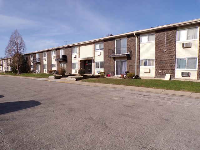 8860 N Western Avenue 2F, Des Plaines, IL 60016