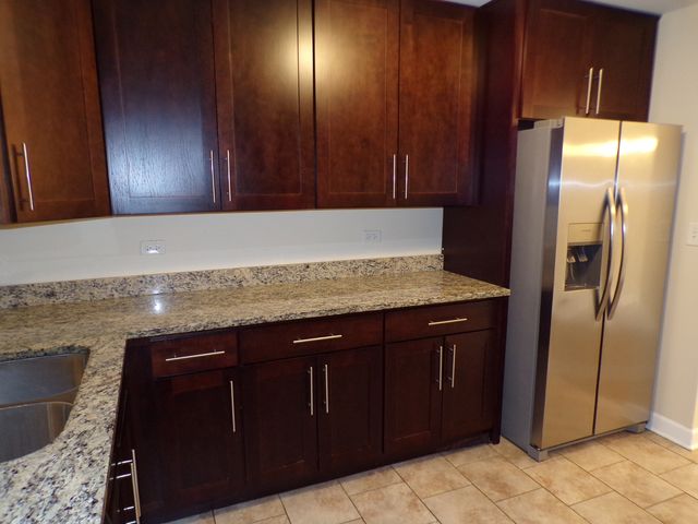 8860 N Western Avenue 2F, Des Plaines, IL 60016