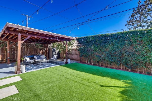 6504 W 84th Place, Los Angeles, CA 90045