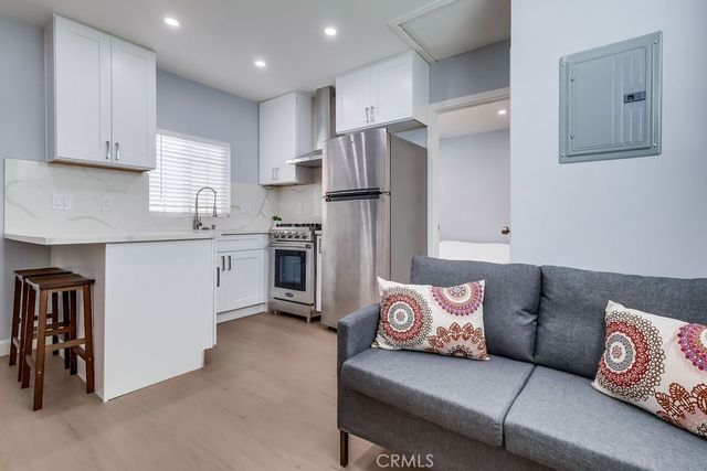 6504 W 84th Place, Los Angeles, CA 90045