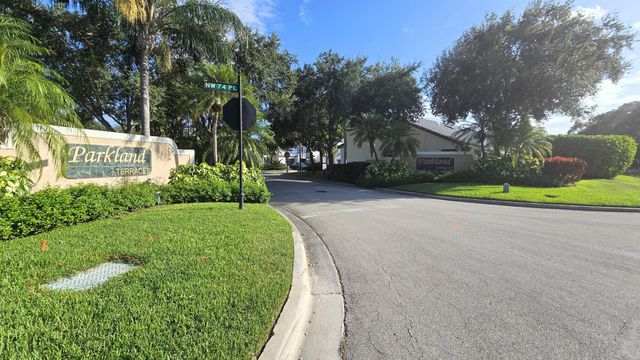 6241 NW 74th Court, Parkland, FL 33067