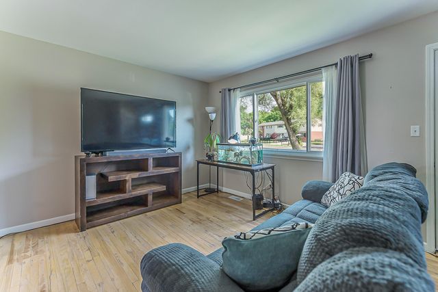 3011 Williamsburg Road, Ann Arbor, MI 48108