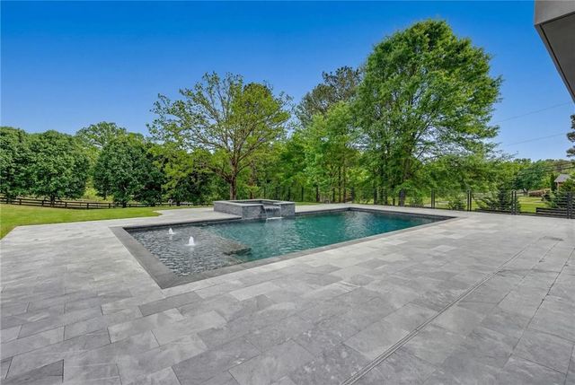5 Whitehead Road, Sugar Hill, GA 30518