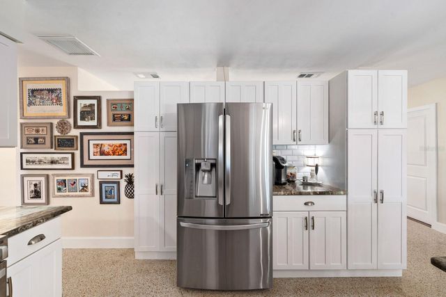 1100 36TH AVENUE NE, St Petersburg, FL 33704