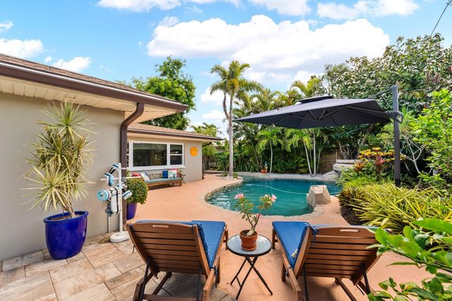 1100 36TH AVENUE NE, St Petersburg, FL 33704