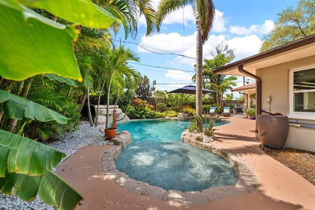 1100 36TH AVENUE NE, St Petersburg, FL 33704