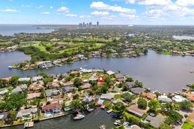 1100 36TH AVENUE NE, St Petersburg, FL 33704