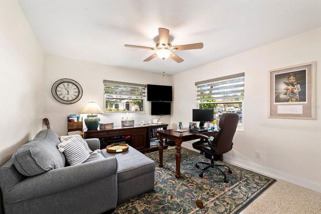 1100 36TH AVENUE NE, St Petersburg, FL 33704