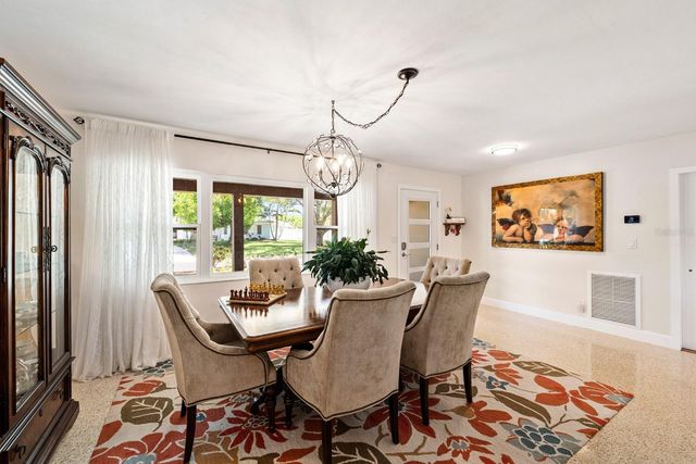 1100 36TH AVENUE NE, St Petersburg, FL 33704