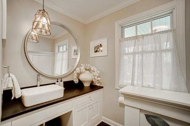 121 Courtland Street, Excelsior, MN 55331