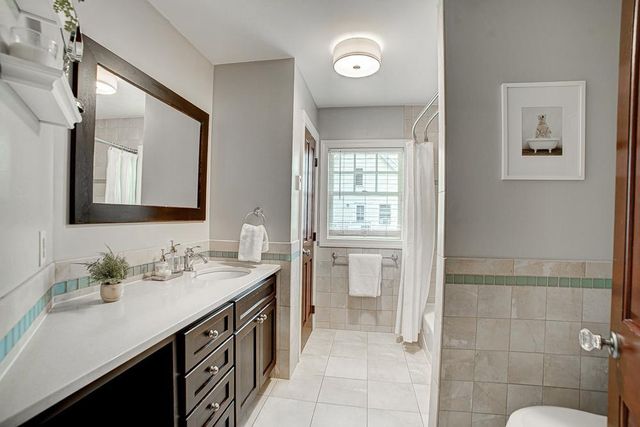 121 Courtland Street, Excelsior, MN 55331