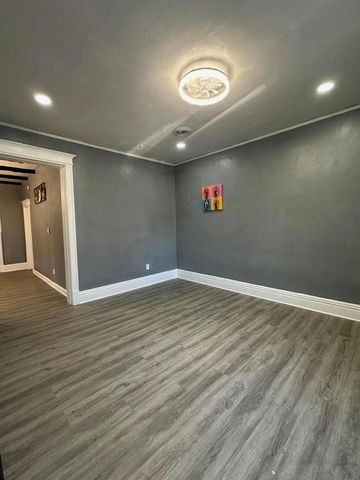 1505 S 8th STREET, Milwaukee, WI 53204