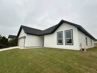 2215 Beverly Drive, Granbury, TX 76048