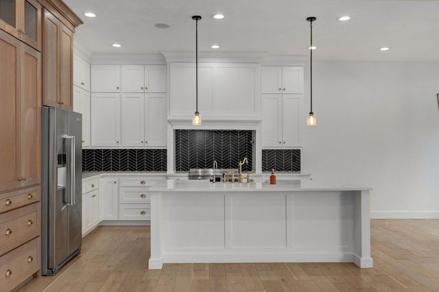 3806 E Cypress Point Street, Springfield, MO 65802